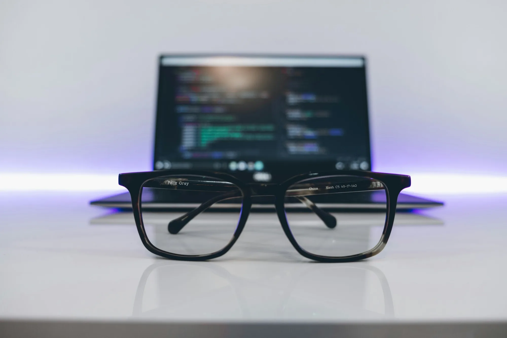 Brille mit Laptop – Minimum Viable Product im Vergleich zum Prototyp