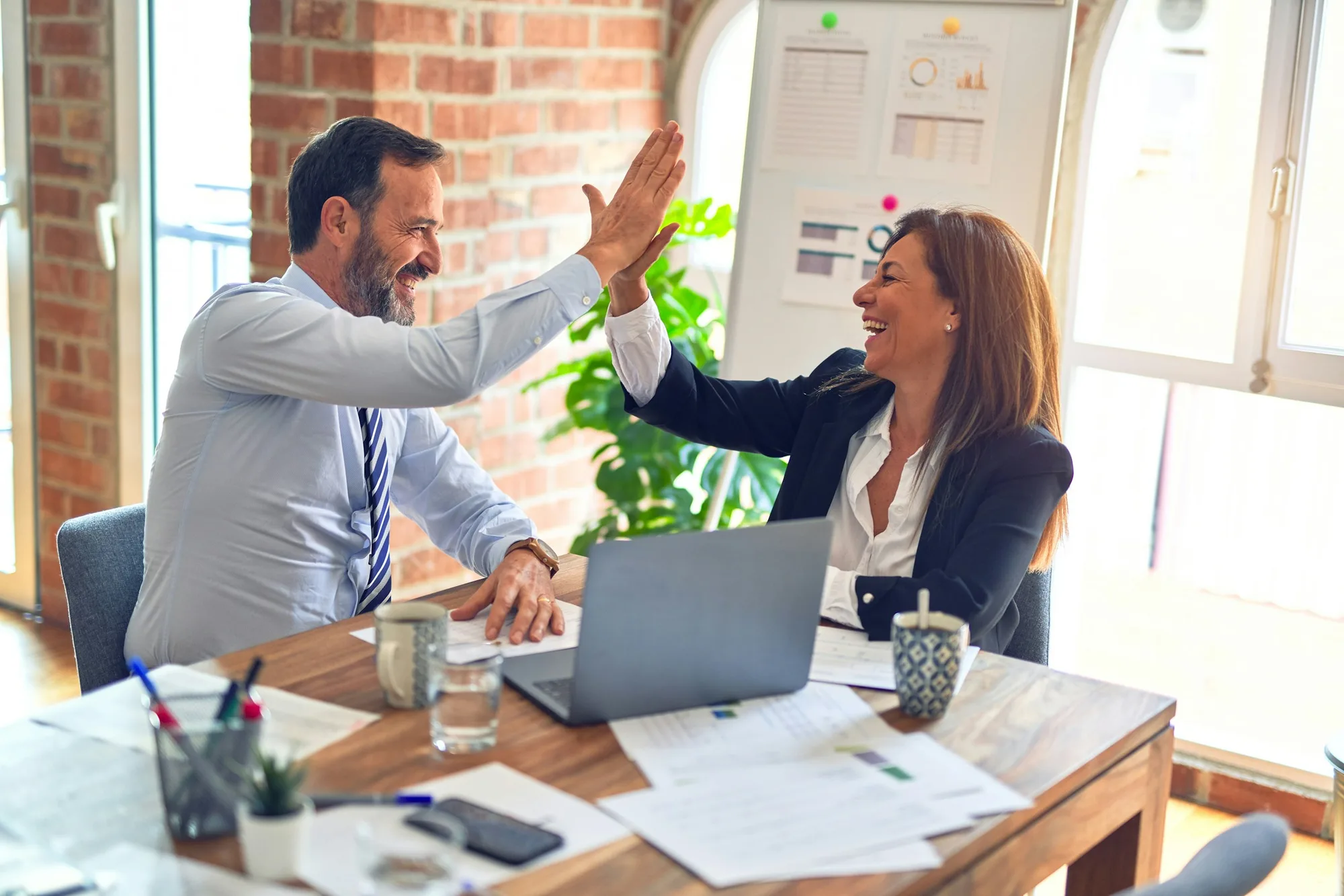 Mitarbeiter in einem Büro – MVP-Marketing