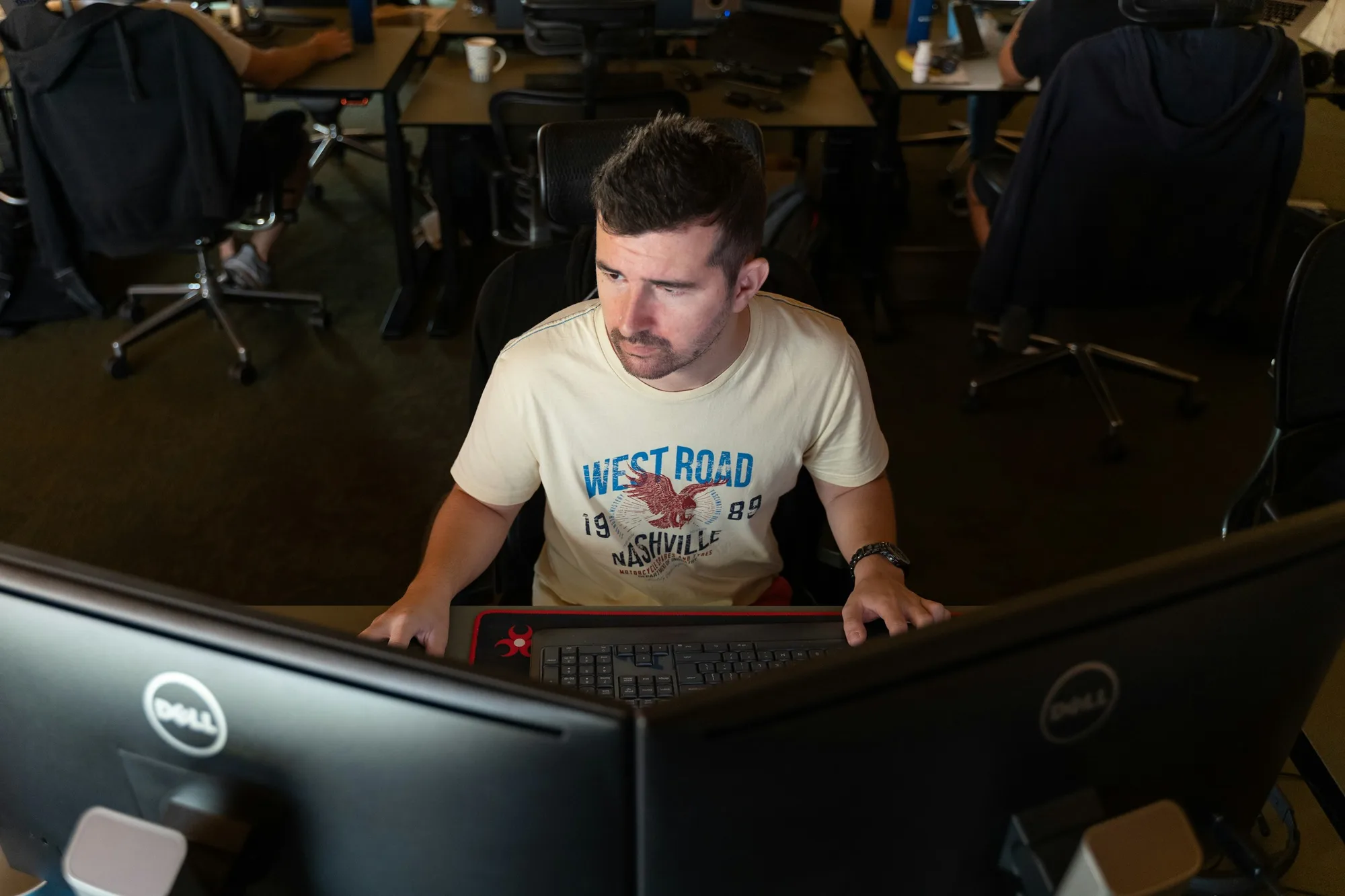 Mann am Computer – MVP-Tools